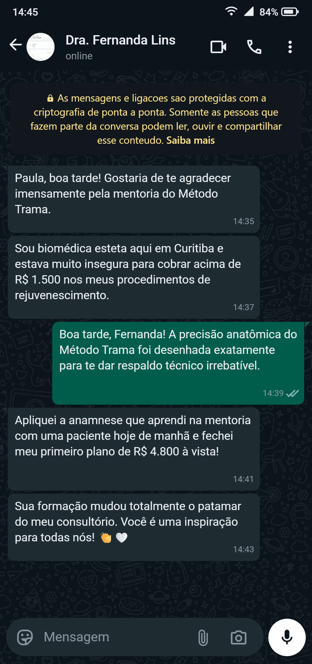 Registro real de mensagem de WhatsApp da mentorada Dra. Fernanda Lins relatando plano de R$ 4.800 fechado à vista