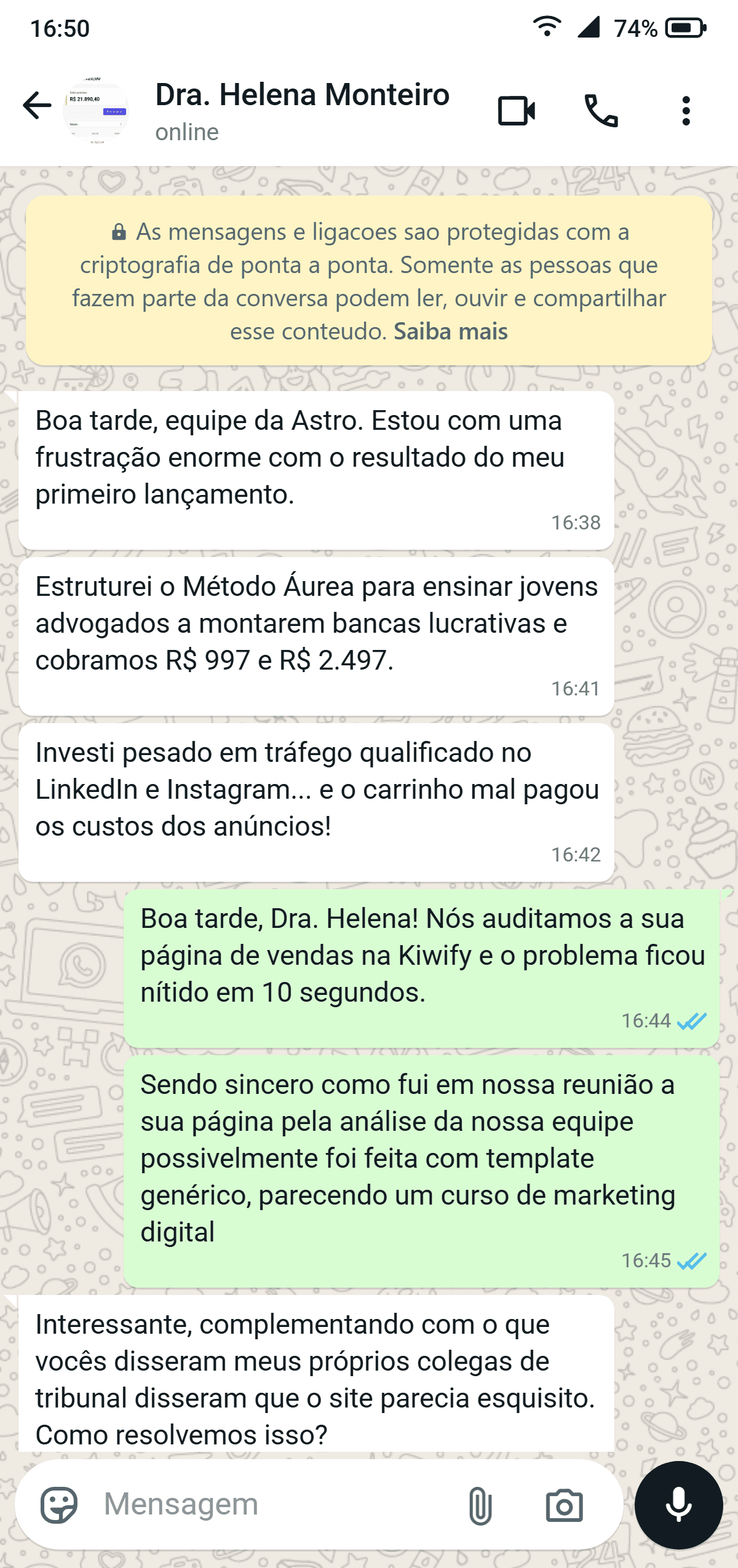 Registro real de conversa no WhatsApp entre Dra. Helena Monteiro e a Astro Agency alinhando o diagnóstico da página