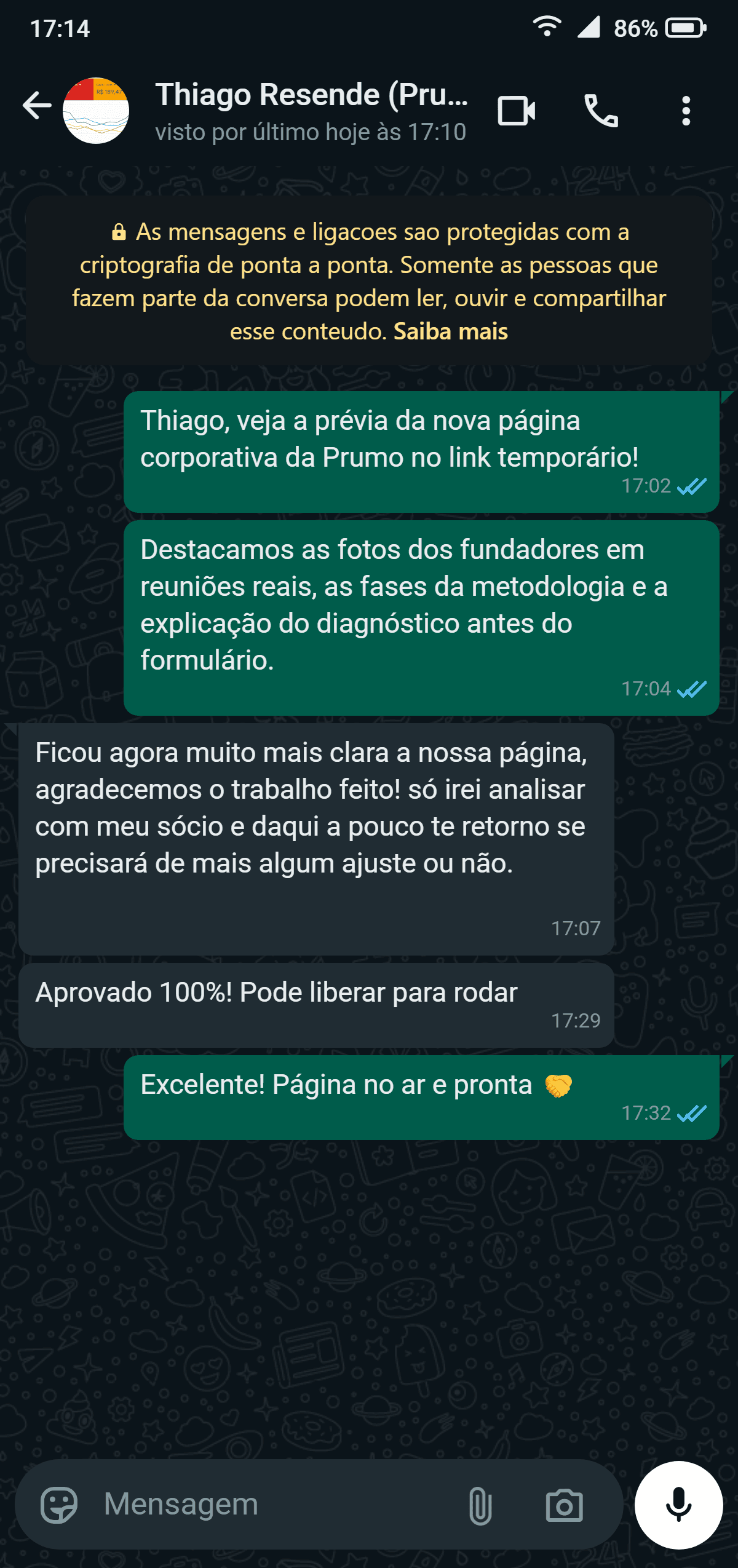Registro real de bastidor no WhatsApp validando a nova página corporativa da PRUMO