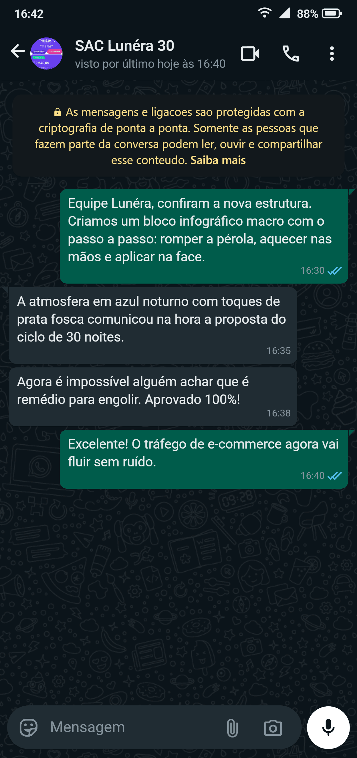 Registro real de bastidor no WhatsApp validando o novo design da LUNÉRA 30 com aprovação integral da diretoria